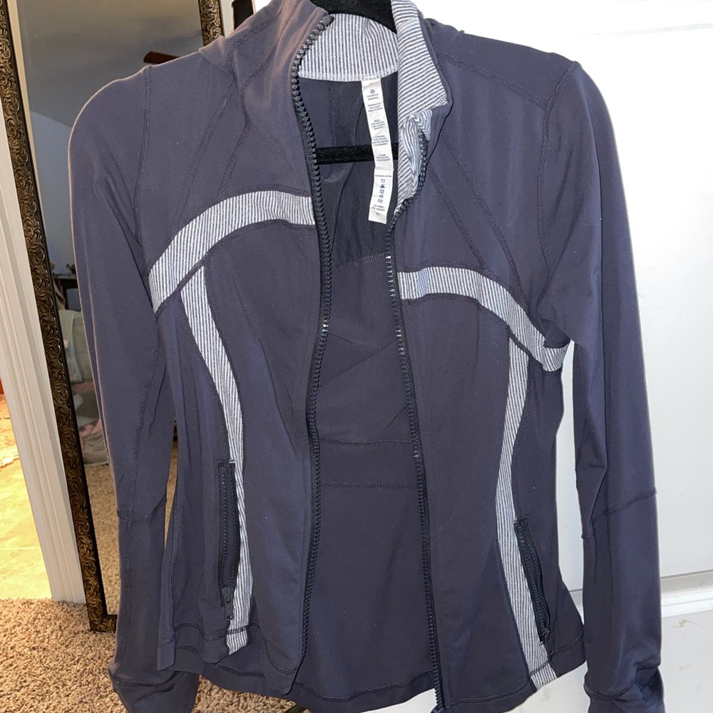 Lululemon define jacket size 6